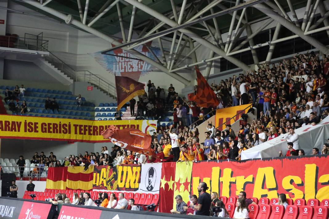 Fenerbahçe derbide Galatasaray'ı devirdi. Maçtan müthiş fotoğraflar 4
